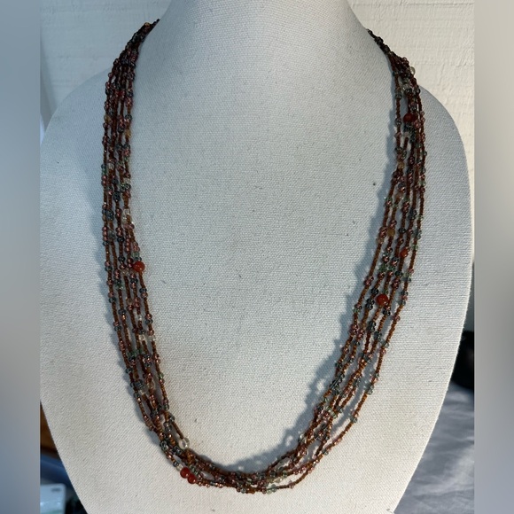 Two coordinating neutral tone necklaces - Picture 3 of 9